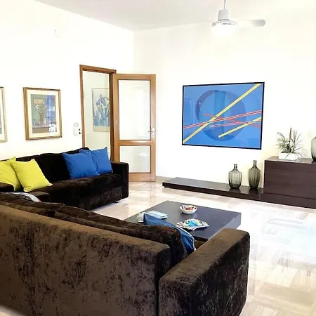 Lucky House Bari